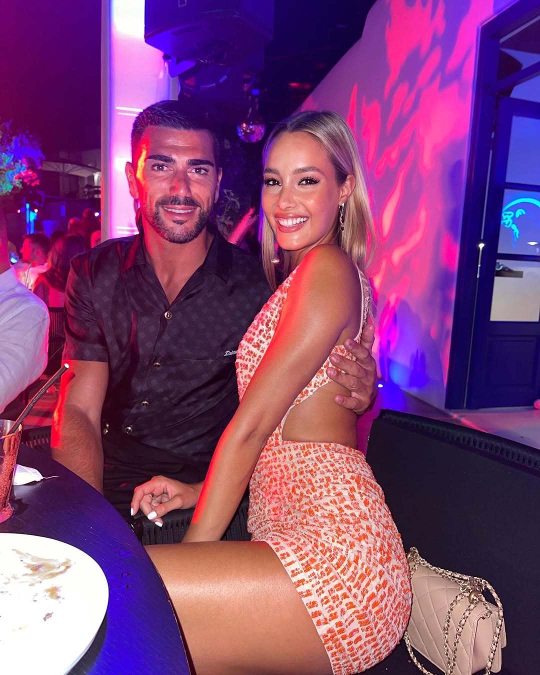 12年爱情故事落幕<strong></p>
<p>波场币多少钱一个</strong>!瓦尔加:我和佩莱已经决定分手