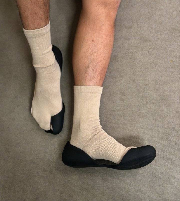 巴黎世家这鞋要卖1万多<strong></p>
<p>rvn币价格行情</strong>？网友看傻：确定不是鞋垫？