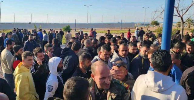 多国雇佣兵参战<strong></p>
<p>rvn币价格行情</strong>，叙军悍将出山，万人高呼参军，阿勒颇首战大捷