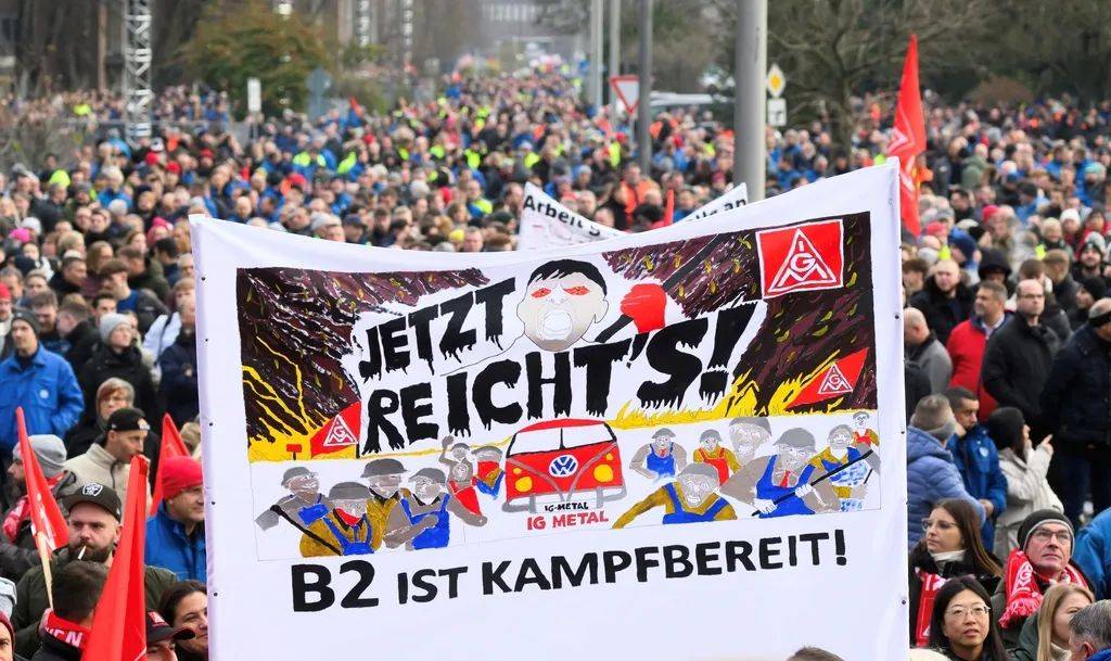 大众汽车10万工人罢工<strong></p>
<p>rvn币价格行情</strong>,欧洲汽车业怎么了?