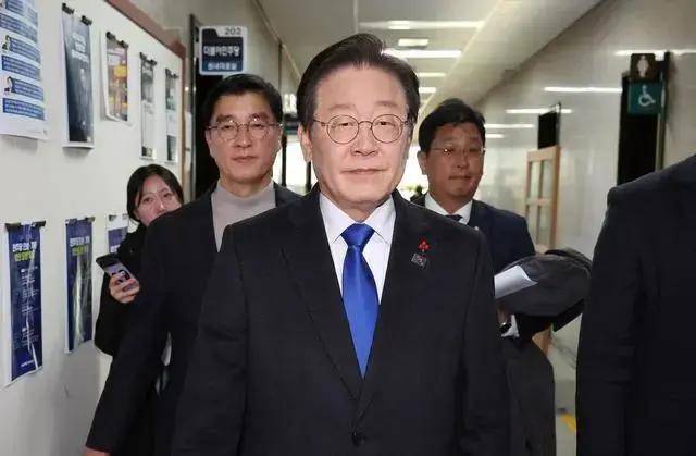 尹锡悦险中求稳：戒严风波逆转<strong></p>
<p>binance哪里下载</strong>，国民力量党撑腰，李在明盼破局！