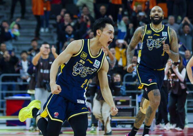 徐杰32+11导演15分逆转<strong></p>
<p>binance哪里下载</strong>! 广东客场力克北控