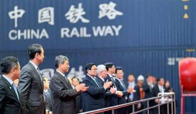 终于知道慌了<strong></p>
<p>债券交易市场构成</strong>，越南批准建南北铁路，再回头找中国，大门已关上了