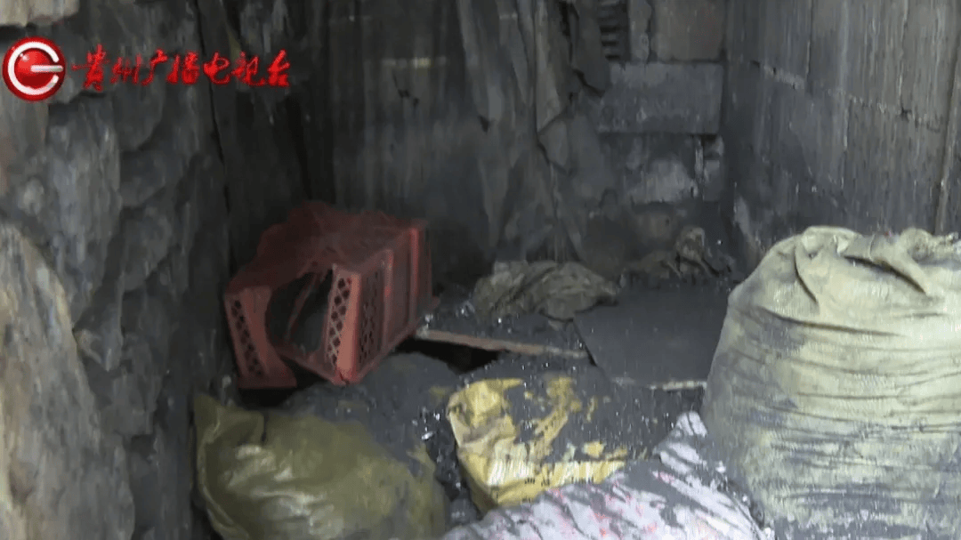 贵阳老伯购三千多斤煤炭<strong></p>
<p>债券交易市场构成</strong>，到手竟不足3分之1