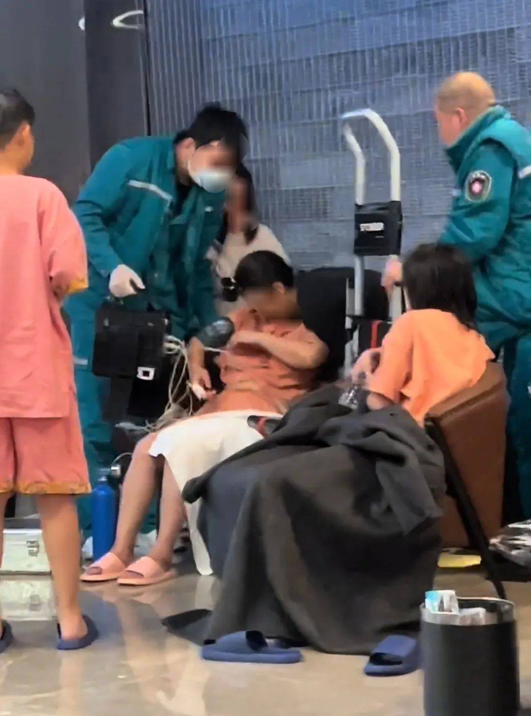 一洗浴中心突发<strong></p>
<p>债券交易市场构成</strong>！女浴区多人出现不适......