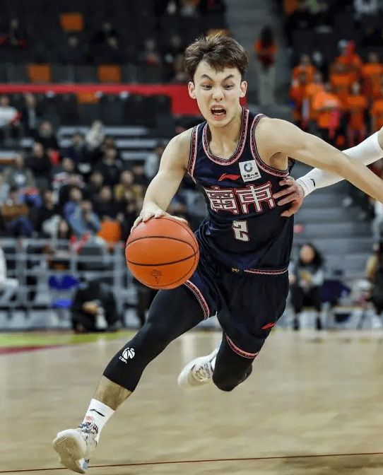 双枪<strong></p>
<p>binance下载</strong>！徐杰28+6撑起广东后场 黄荣奇9+5化身奇兵