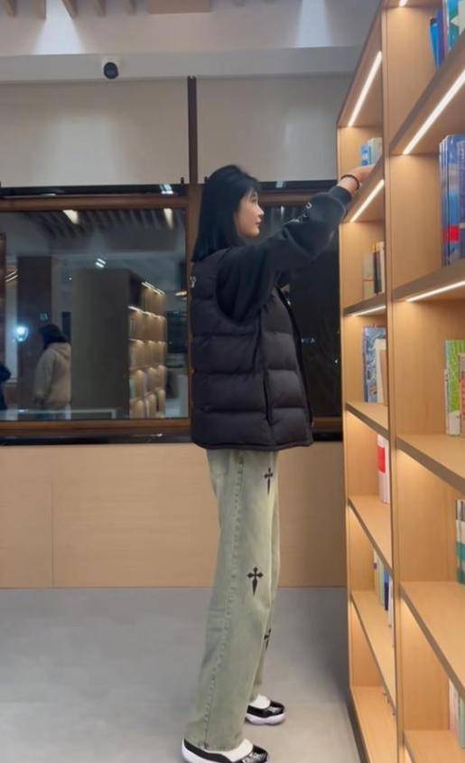 女孩身高2米26貌美如花<strong></p>
<p>货币的时间价值</strong>，妈妈天天发愁：白长这么漂亮，没人敢追