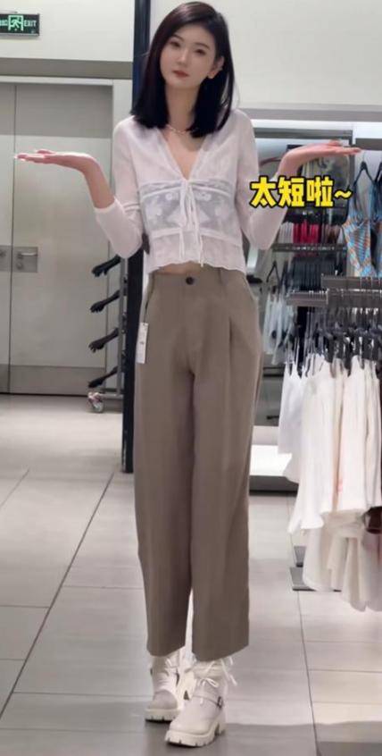 女孩身高2米26貌美如花<strong></p>
<p>货币的时间价值</strong>，妈妈天天发愁：白长这么漂亮，没人敢追