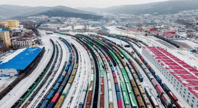 中俄之间<strong></p>
<p>货币的时间价值</strong>，还有“疙瘩”没解开？梅德韦杰夫主动提出2个解决方案