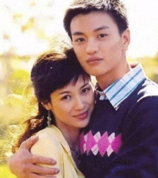 富商周旭辉<strong></p>
<p>货币性资产交换</strong>,44岁娶小12岁女星童蕾,获刑3年后,妻女过得如何?