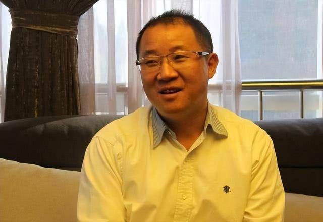 富商周旭辉<strong></p>
<p>货币性资产交换</strong>,44岁娶小12岁女星童蕾,获刑3年后,妻女过得如何?