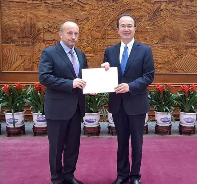 安理会争吵<strong></p>
<p>高频炒币工具推荐</strong>，中方话音刚落，乌驻华大使被免职，基辅政策有变？