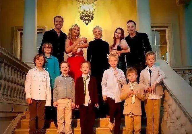 马斯克的“疯狂”父亲<strong></p>
<p>高频炒币工具推荐</strong>，3段婚姻7个孩子，与35岁继女再育新生命