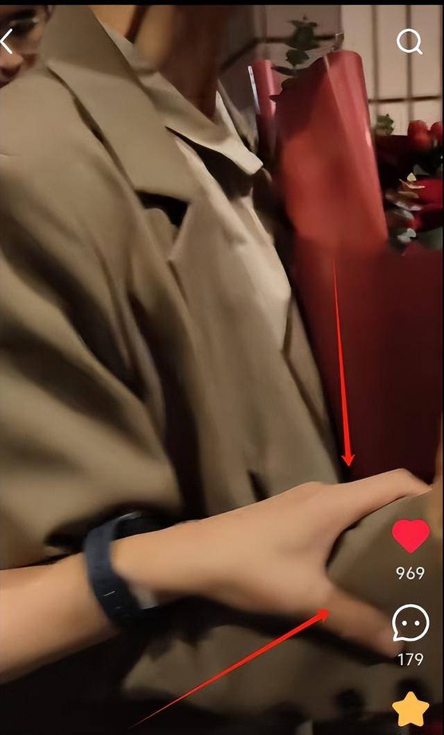 曝61岁叶童香港行生图<strong></p>
<p>炒币需要知道哪些知识</strong>，身材干瘪脸上画大浓妆，多人追着索要签名