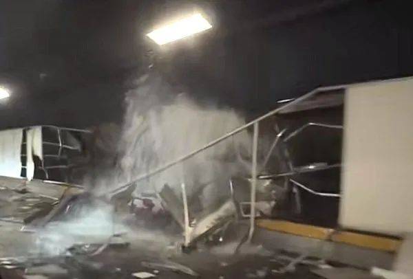 突发！网传上海一隧道被汽车撞漏水<strong></p>
<p>炒币需要知道哪些知识</strong>，最新回应