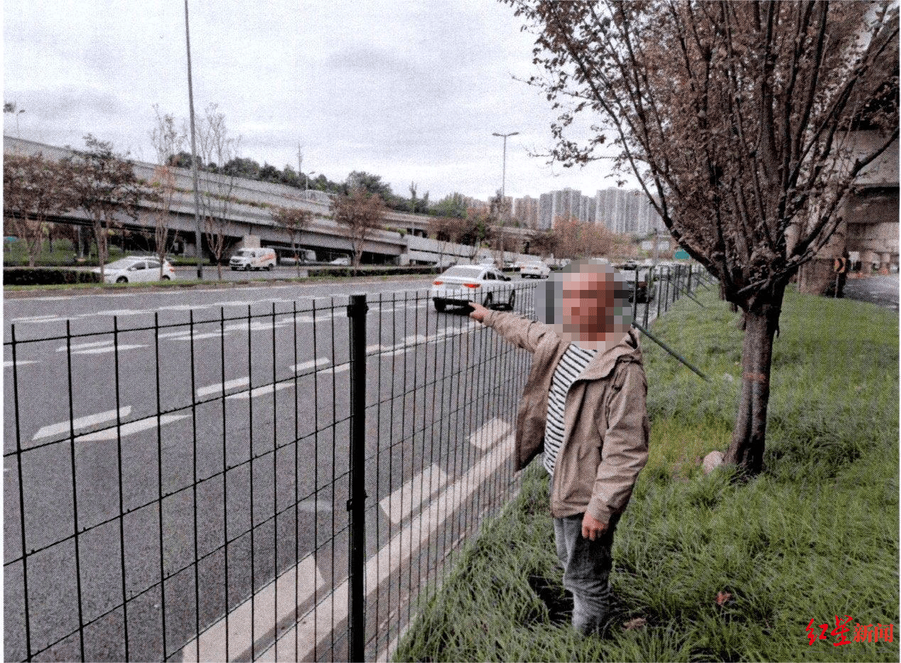 成都三环主路惊现小轿车跨过隔离带掉头<strong></p>
<p>binance查询币价</strong>,原来是司机酒驾走错路……