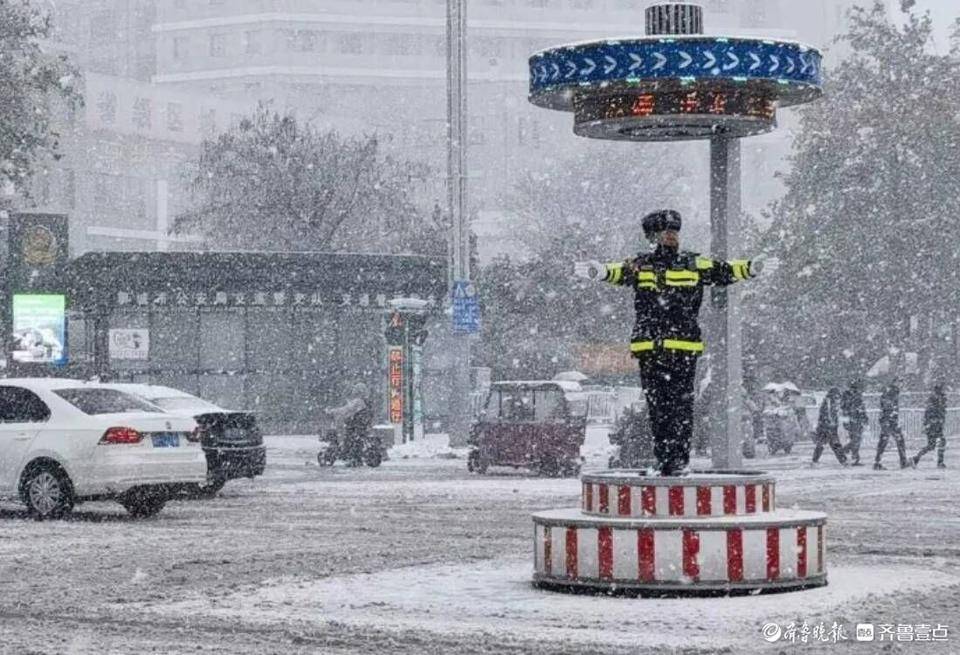 用坚实脚步书写畅安画卷<strong></p>
<p>binance查询币价</strong>!这是聊城公安交警的2024