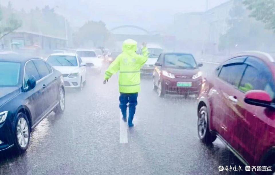 用坚实脚步书写畅安画卷<strong></p>
<p>binance查询币价</strong>!这是聊城公安交警的2024