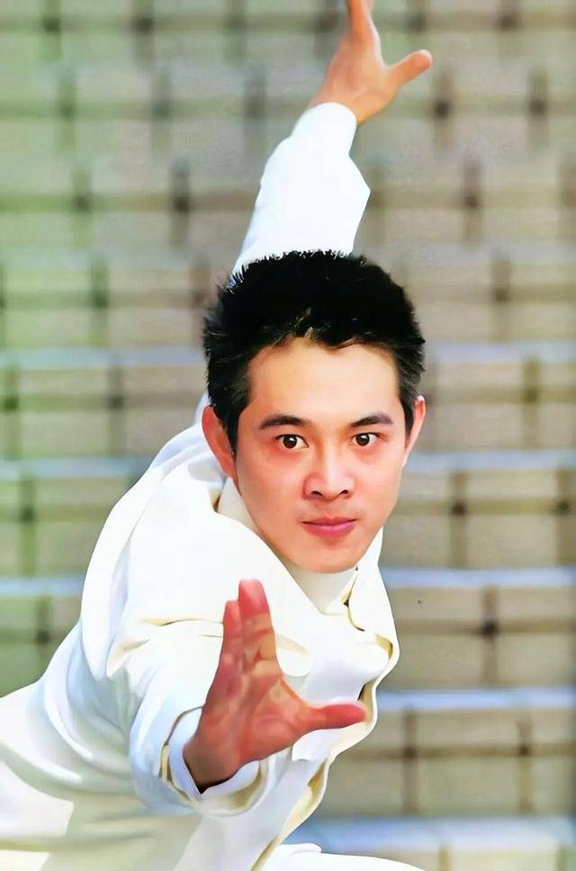 李连杰:后事一切从简<strong></p>
<p>债券交易业务包括</strong>,不用立碑也不用办丧事,树葬海葬都可以