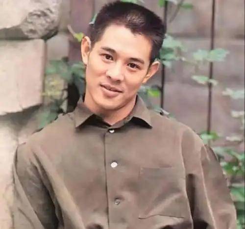 李连杰:后事一切从简<strong></p>
<p>债券交易业务包括</strong>,不用立碑也不用办丧事,树葬海葬都可以