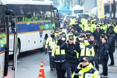 布林肯:玩归玩<strong></p>
<p>恒生etf交易规则</strong>,闹归闹,别拿感情开玩笑