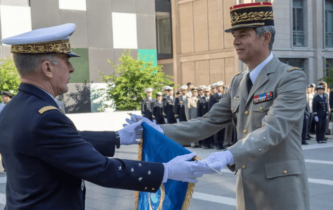 这是法国人自找的！中方不再忍耐<strong></p>
<p>富国收益宝交易型货币b</strong>，一出招就将法国指挥官老底掀了