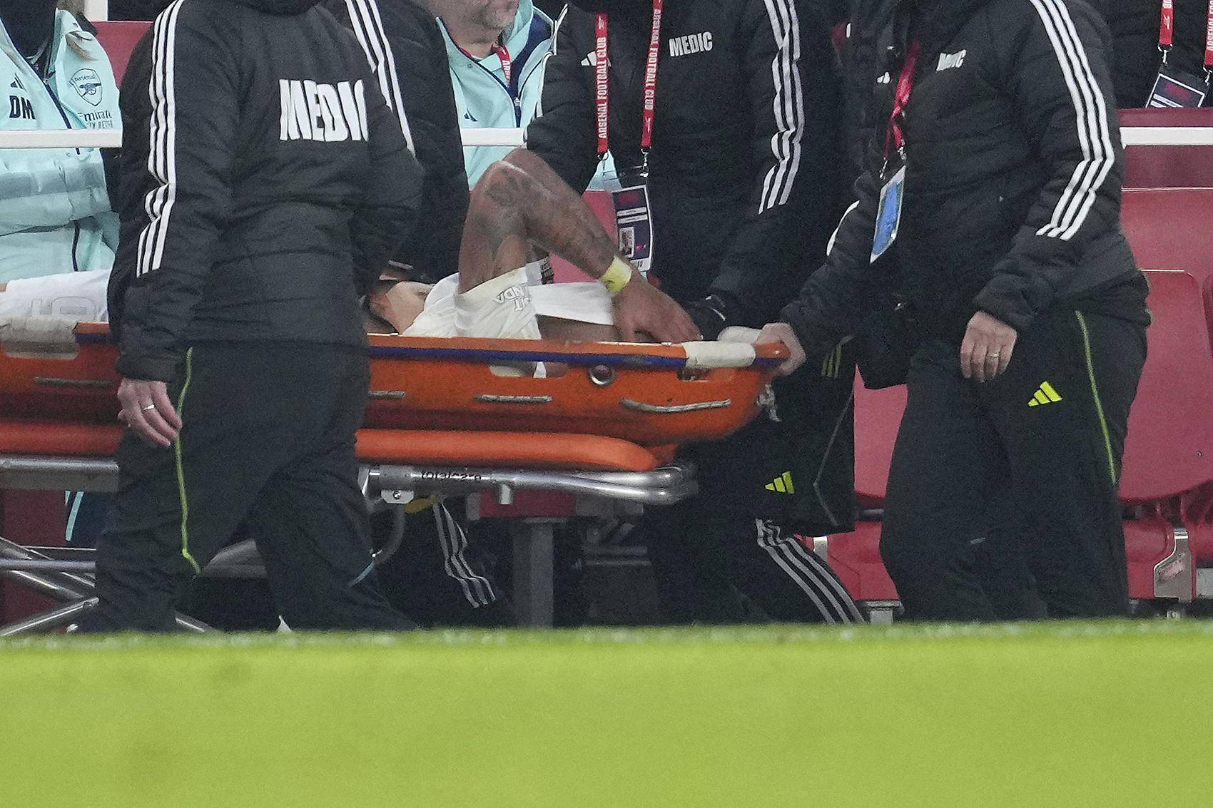 【足总杯】曼联淘汰阿森纳<strong></p>
<p>富国收益宝交易型货币b</strong>,“倒霉蛋”巴因德尔两扑点球成为英雄