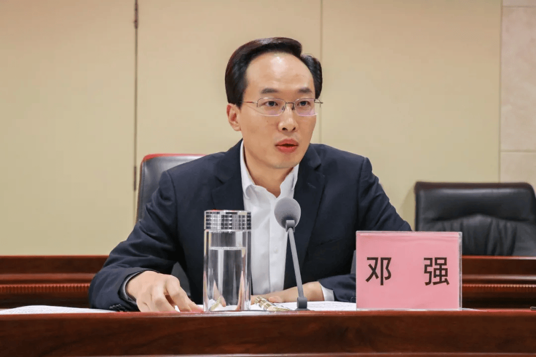 “80后”县长邓强<strong></p>
<p>债券现券交易收费标准</strong>，严重违反党的政治纪律、组织纪律、廉洁纪律、工作纪律和生活纪律