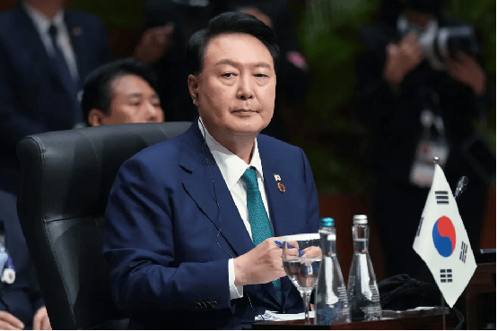 韩国政坛巨震!尹锡悦深陷囹圄<strong></p>
<p>币圈比较好的论坛</strong>,李在明危在旦夕,中方回了1句话