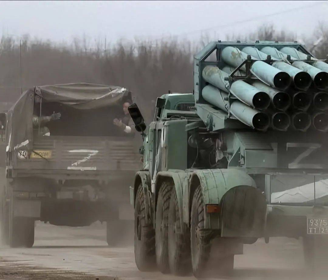 俄军突袭库皮扬斯克<strong></p>
<p>债券市场交易时间</strong>,千辆战车大举渡河,乌克兰紧急反应:泽连斯基如何应对?