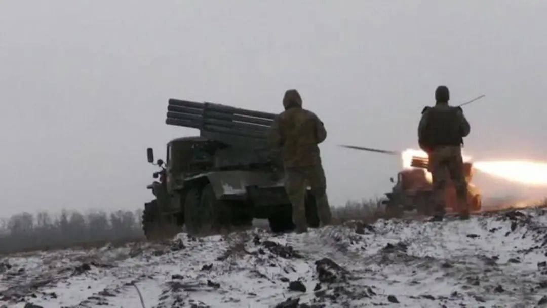 俄军突袭库皮扬斯克<strong></p>
<p>债券市场交易时间</strong>,千辆战车大举渡河,乌克兰紧急反应:泽连斯基如何应对?