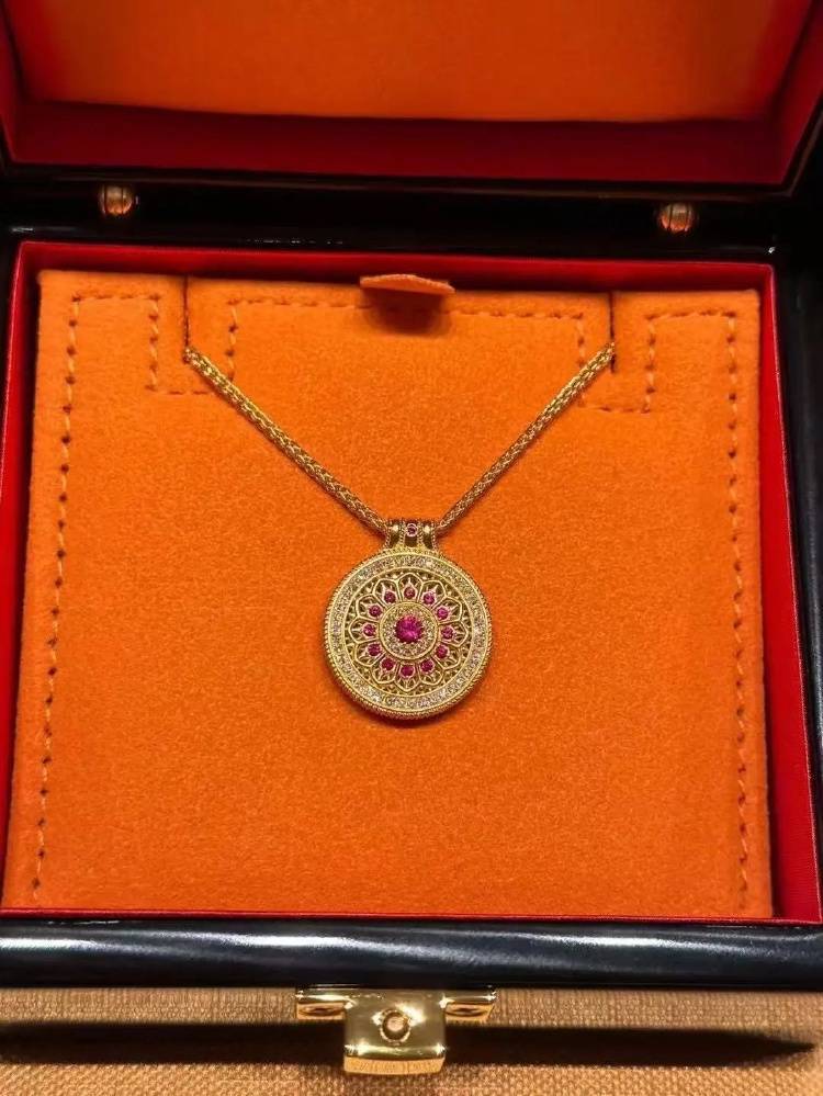 金价突破860元/克<strong></p>
<p>债券市场交易时间</strong>，有人跨城买：排了好长的队，下手晚了就抢光