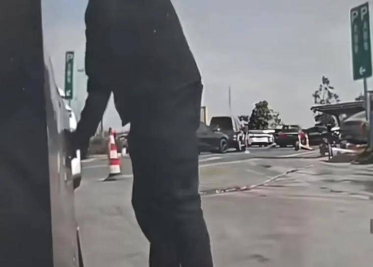 事发沈海高速服务区！多位车主遭遇划胎诈补<strong></p>
<p>债券市场交易时间</strong>，这项功能立功了，快看看你有吗！警方通报→