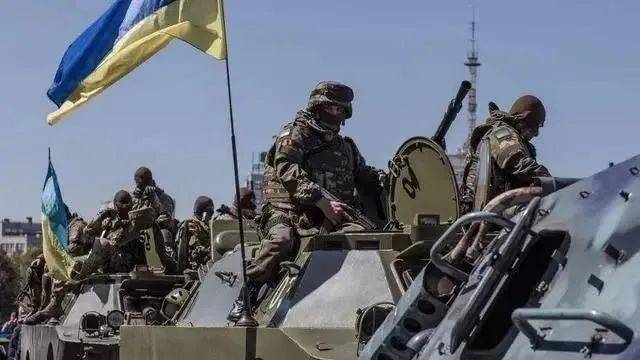 再不投降就晚了!就在刚刚<strong></p>
<p>广州那里可以老币换新币</strong>,乌军司令无意暴露出幕后真相