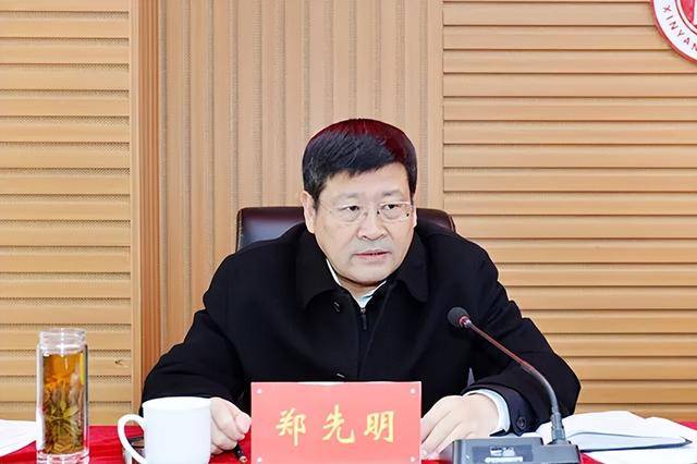 郑先明<strong></p>
<p>广州那里可以老币换新币</strong>，主动投案