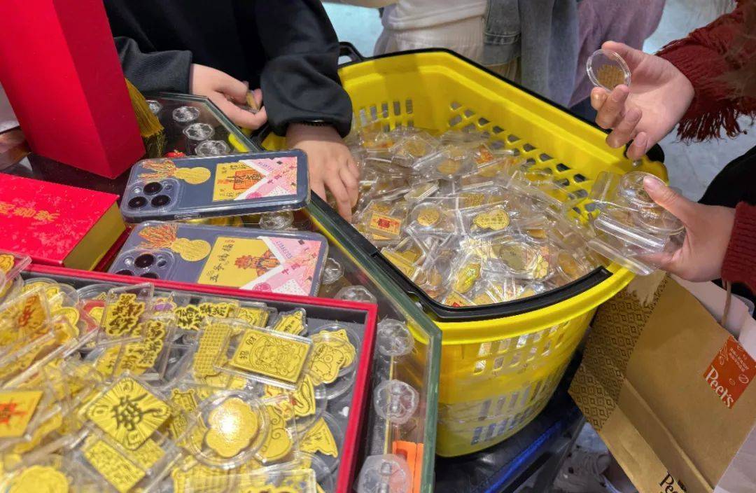 一个假期卖出2万份<strong></p>
<p>好用的换ip软件</strong>!年轻人流行全款拿下“第一块金”?