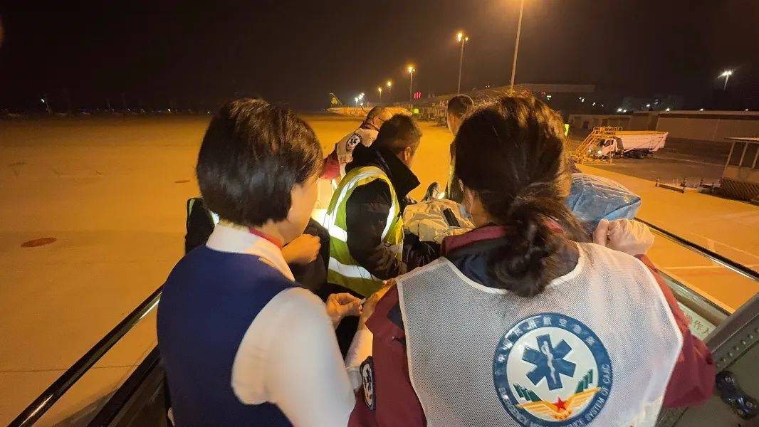 事发昨日凌晨<strong></p>
<p>好用的换ip软件</strong>!飞往沈阳的“CZ6304”紧急备降