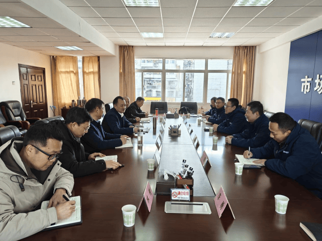 刘涛与襄阳达安汽车检测中心总经理王靳座谈