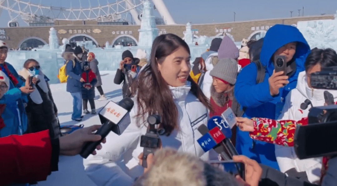 张雨霏刚学滑雪两堂课就被勒令禁止，教练：等奥运会后再学