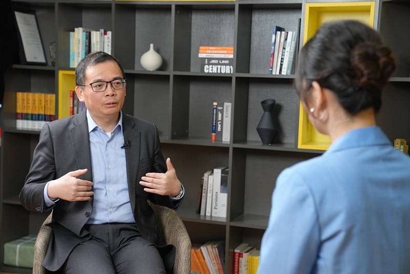 陆挺：1.7亿农村老人月均养老金200多<strong></p>
<p>国际原油最新价格价格</strong>，农民的社保没跟上国家经济发展