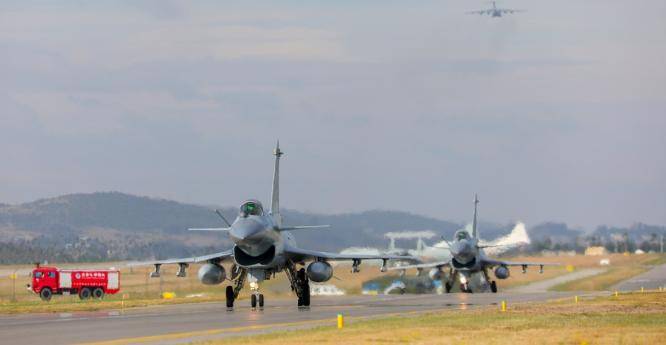 美专家:解放军已手握“王牌”<strong></p>
<p>国际原油最新价格价格</strong>,统一台湾不用动武