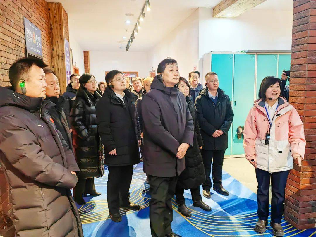 吉林省全国人大代表视察<strong></p>
<p>原油价格行情</strong>我州冰雪经济发展情况