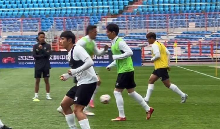 小奥斯卡缺席玉昆赛前踩场<strong></p>
<p>原油价格行情</strong>,安德森:明天对阵国安能不能踢待确认