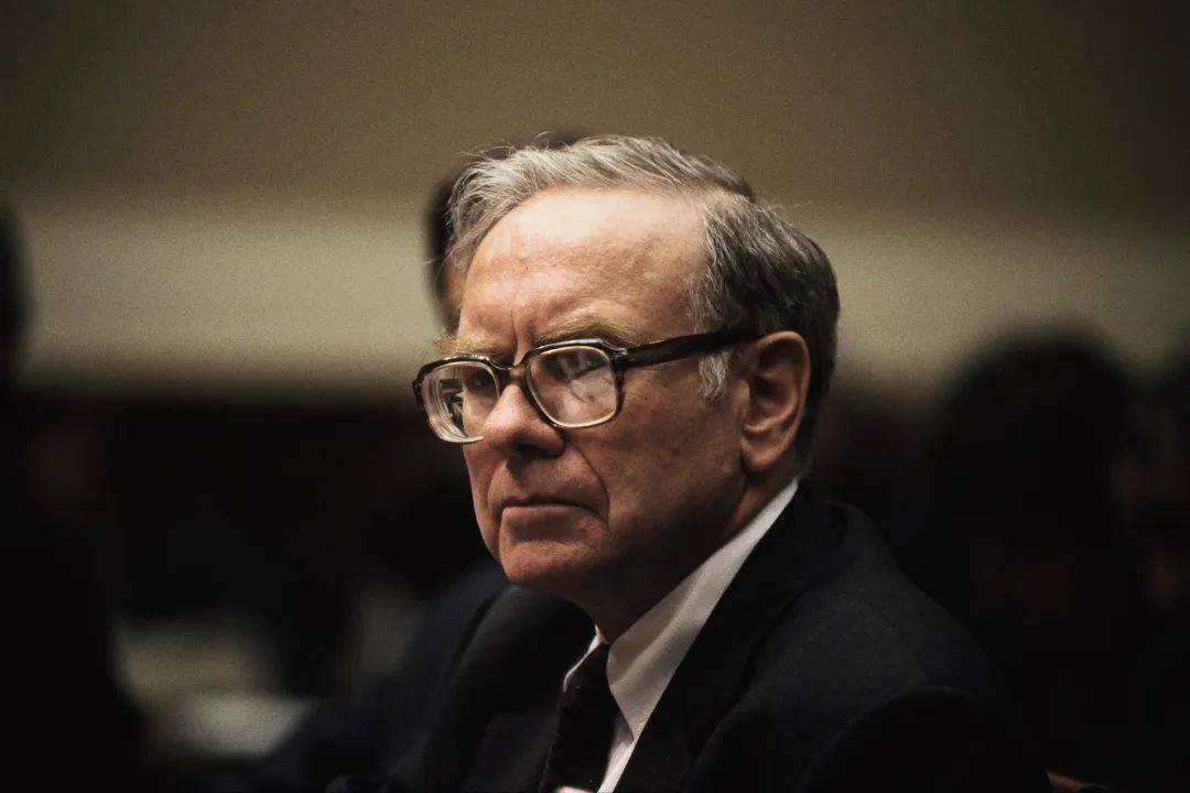 巴菲特<strong></p>
<p>黄金原油走势分析</strong>,年度重磅!