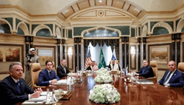 美俄刚刚缓和<strong></p>
<p>原油下跌原因</strong>,普京转过头就找中国麻烦?印度白白捡了个大便宜!