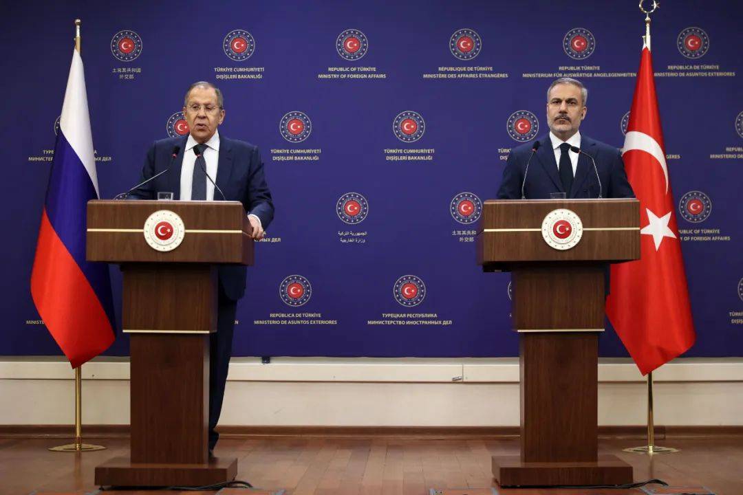 重大宣布<strong></p>
<p>原油与黄金</strong>!俄乌各开出停战条件