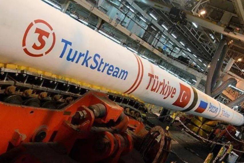 普京万万没想到<strong></p>
<p>原油与黄金</strong>，乌克兰的新靠山，竟然是自己信任的“好兄弟”