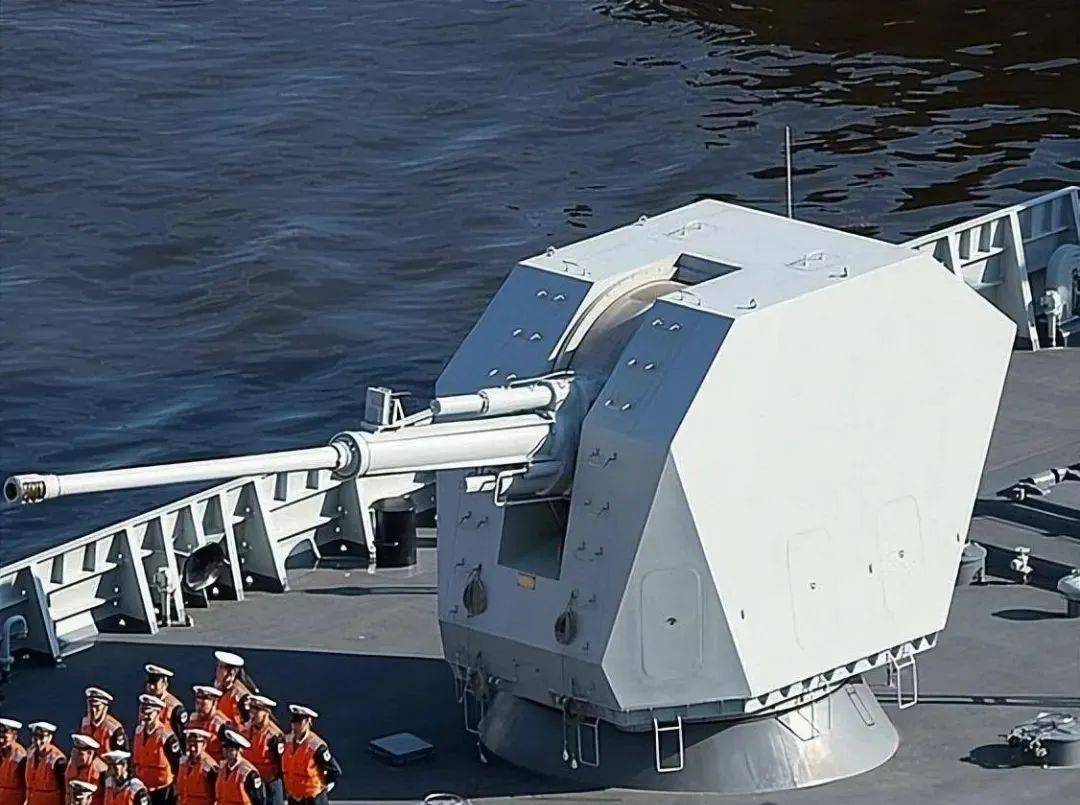 两岸军舰再次对峙<strong></p>
<p>原油与黄金</strong>,台军挑衅遭解放军驳斥,052D卸下主炮炮衣亮剑,台舰艇灰溜溜撤离,岛内“绿媒”气得跳脚