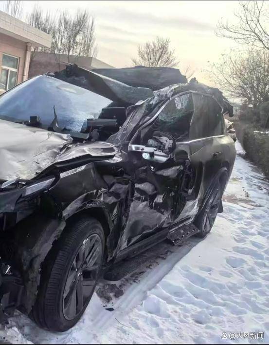 两个安全气囊都没弹开?男子驾“理想”追尾铲雪车<strong></p>
<p>原油与黄金</strong>,颅骨骨折当场昏迷