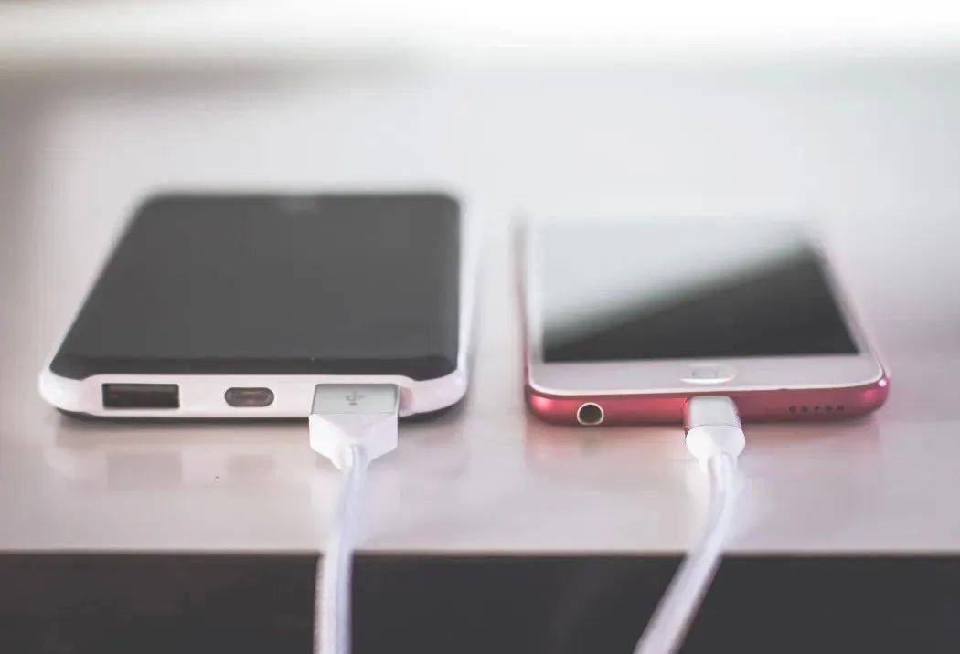 建议睡觉时把手机放1.5米以外?不是因为辐射<strong></p>
<p>wti美国原油</strong>,而是→